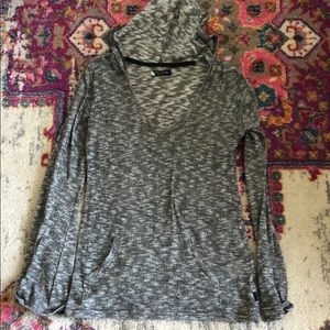 💛4/$12💛Volcom long sleeve gray sweater sz Small